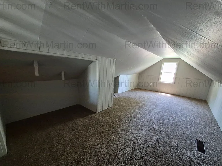925 Hammond Ave — Photo 16