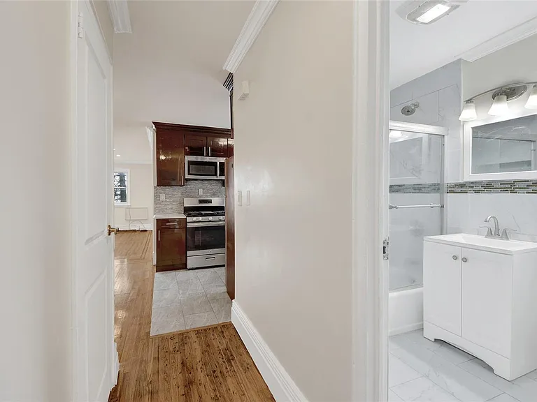 4392 Carpenter Ave #2 — Photo 13