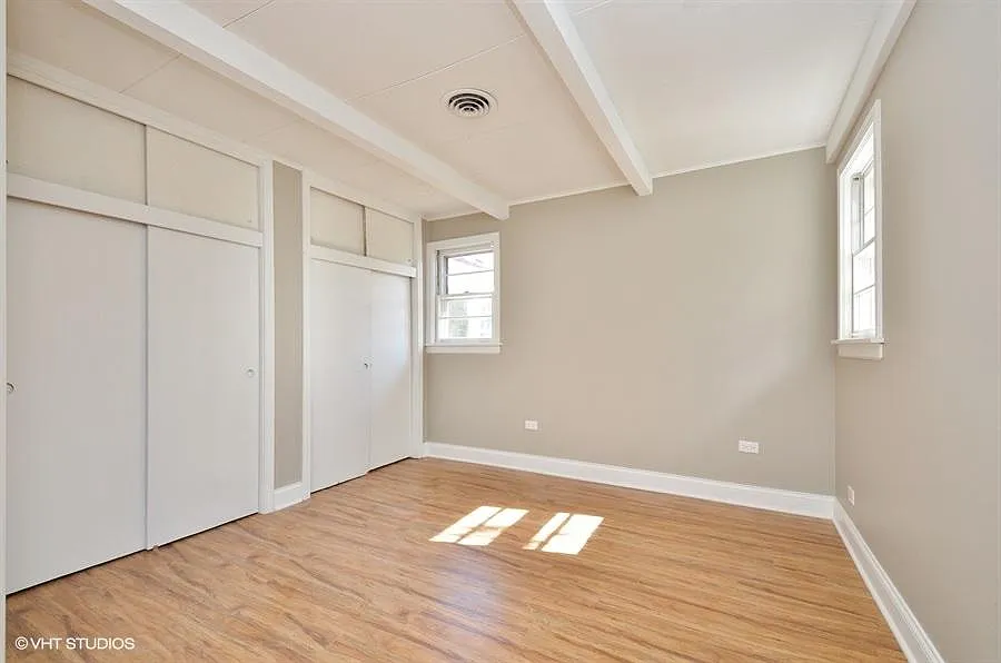 23379 N Forest Ct — Photo 2