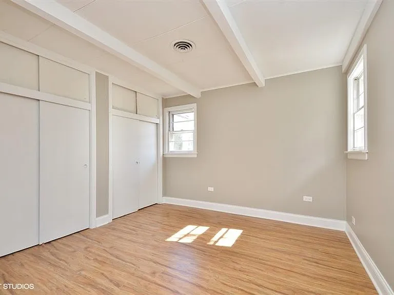 23379 N Forest Ct — Photo 2