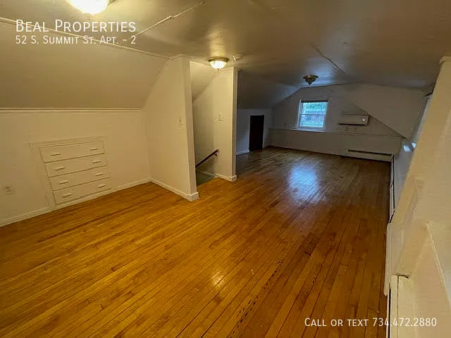 52 S Summit St #2 — Photo 4