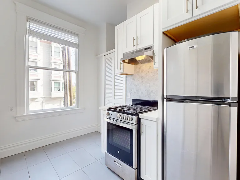 750 Guerrero St #2 — Photo 2