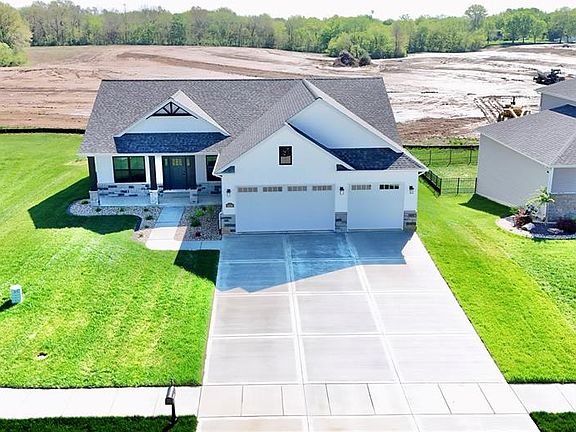 4th image of 1438 Montauk Rd