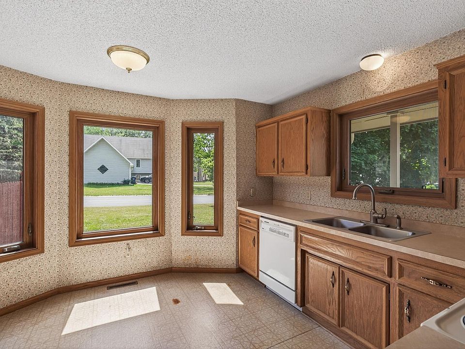 4433 W 131st St, Savage, MN 55378 | Zillow