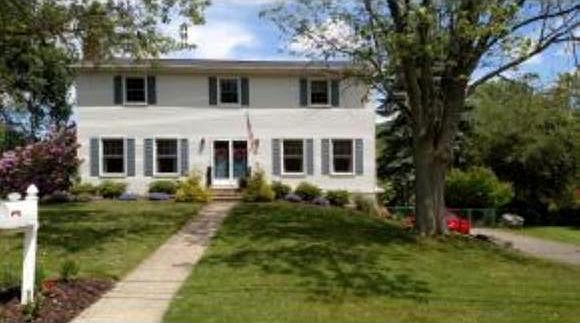 1st image of 19 Elmwood Dr