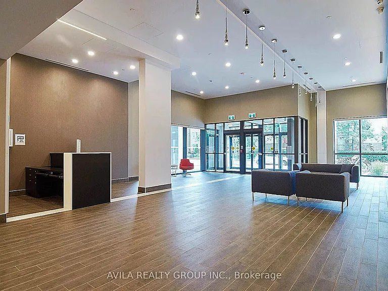 8 Trent Ave #704 — Photo 4