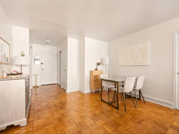 209 East 56th Street image 3 of 5