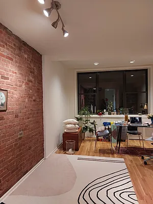 Rented by City Connections Realty | media 19