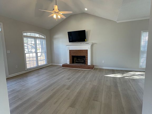 2nd image of 20 Saddlebrook Dr