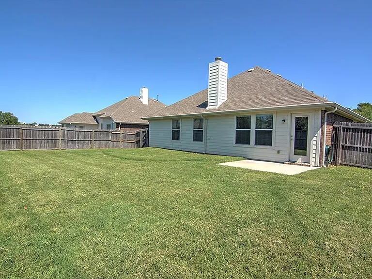 8405 Shasta Dr — Photo 27
