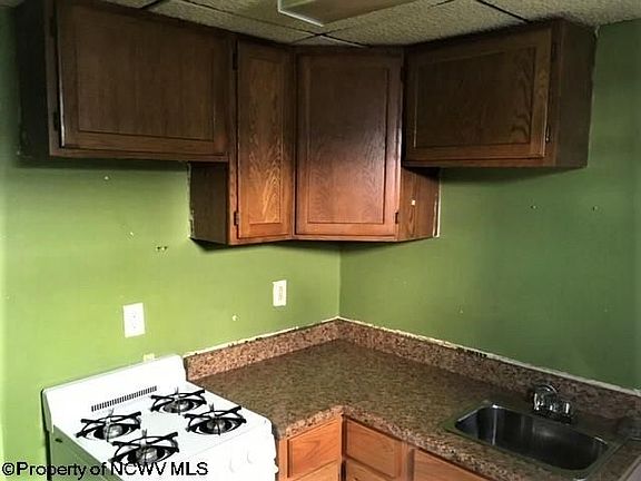 4th image of 227 Green St #B