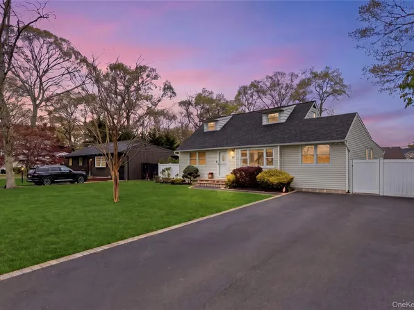 55 Pine Street, Holbrook, NY 11741