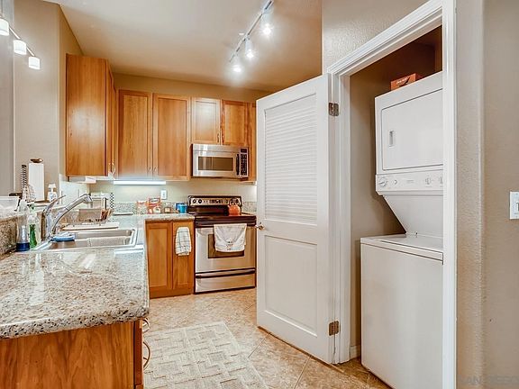 4th image of 330 J St #515