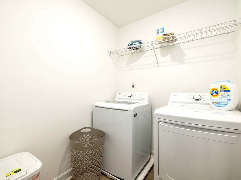 237 Hudson Dr — Photo 17