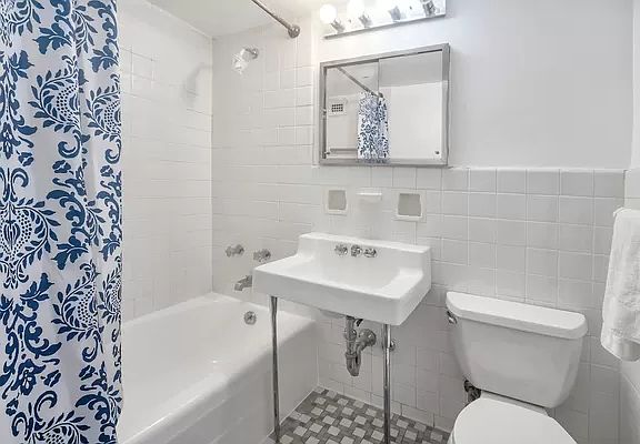 4th image of 210 E 63rd St APT 8E