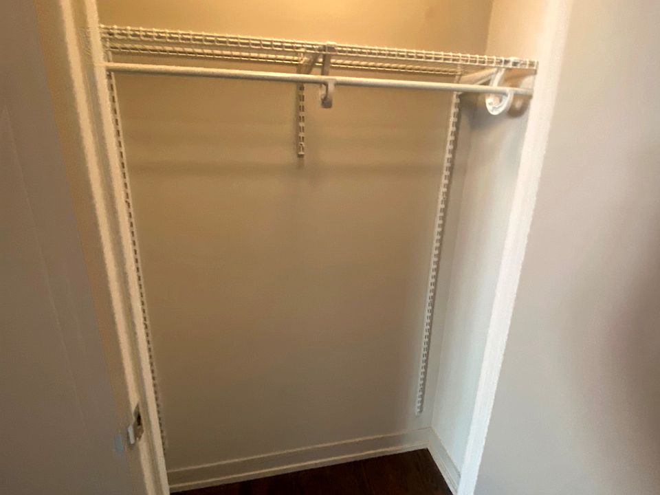 1st image of 6159 N Kenmore Ave #6119-406