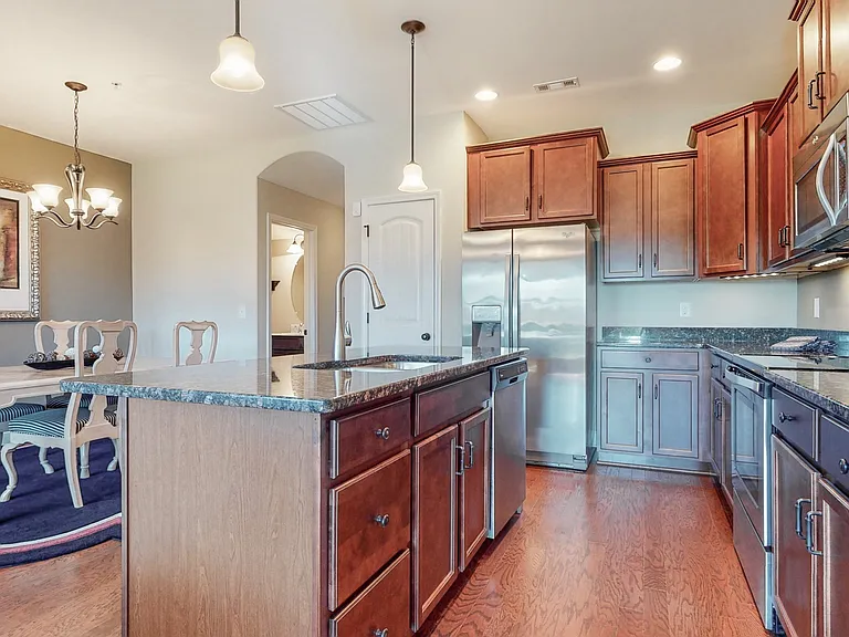 2093 Newark Ln — Photo 9