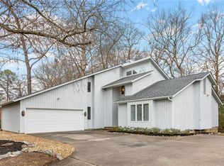 1831 Duke Of Gloucester St, Colonial Heights, VA 23834