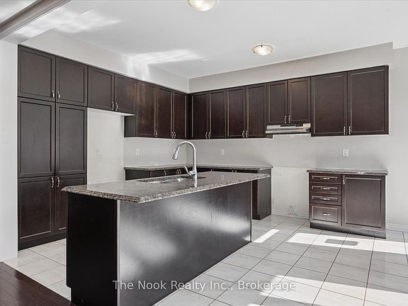 5th image of 60 Westfield Dr