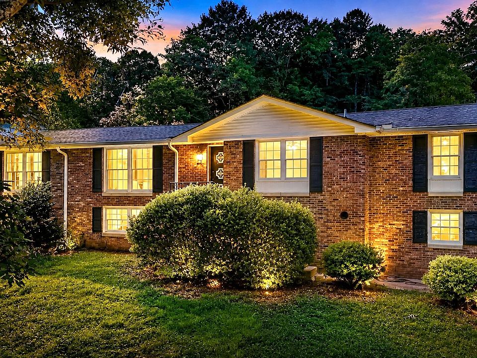 1st image of 208A Forrest Valley Cir