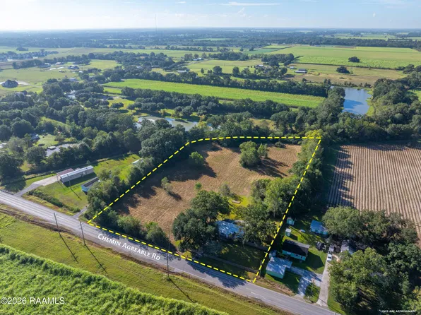 821 Chemin Agreable Rd, Youngsville, LA 70592