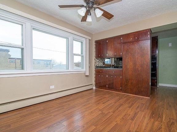 4th image of 5442 S Laramie Ave #2