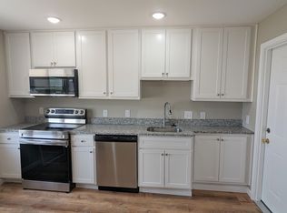 208 Veterans Memorial Pkwy APT 204, Wright City, MO 63390