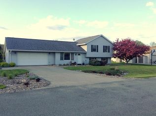24320 Bluebird Ct, Trempealeau, WI 54661