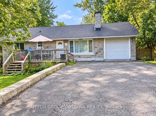3033 Richmond Rd #A, Ottawa, ON K2B 6S6