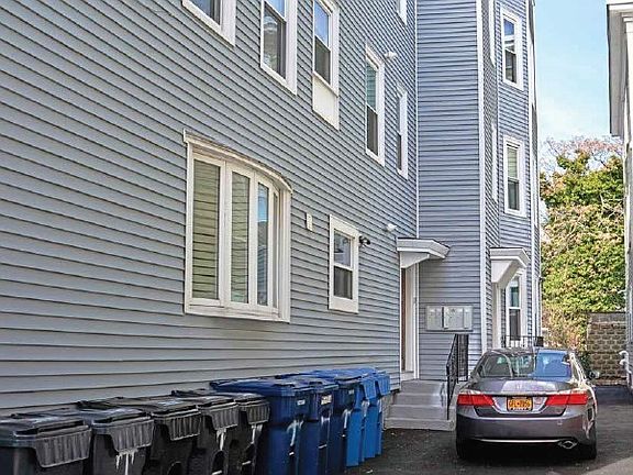 3rd image of 25-27 Marney St