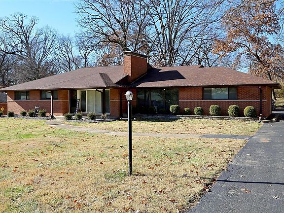 2nd image of 9411 Oakwood Manor Ln