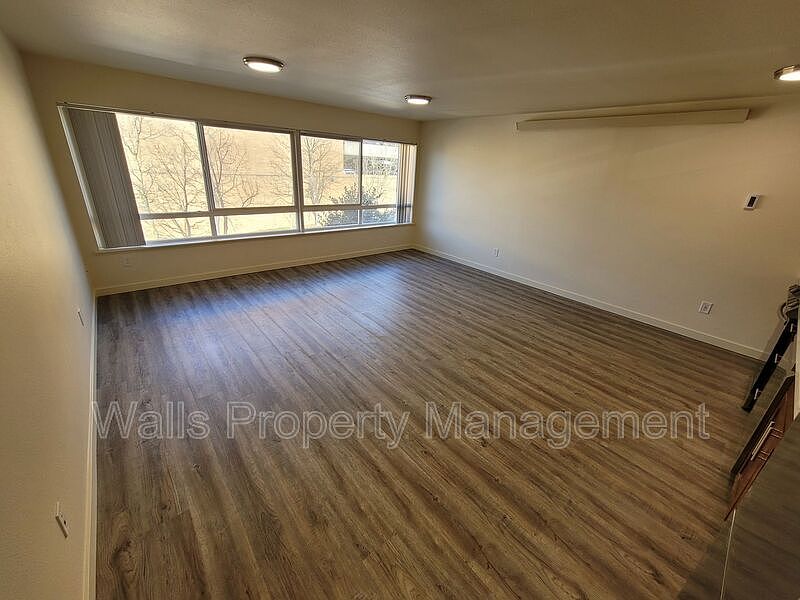 1st image of 1819 NW Central Pl #2-301