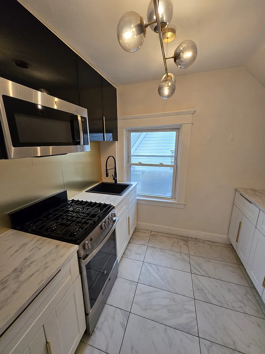 Building Photo - 129 Wallace Ave #3
