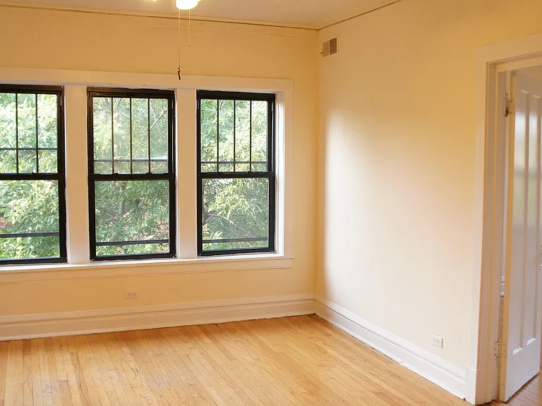 2516 N. Kedzie LP — Photo 48
