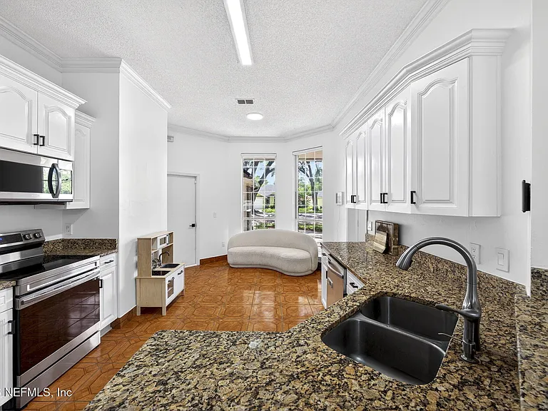 9515 Broken Oak Blvd — Photo 10