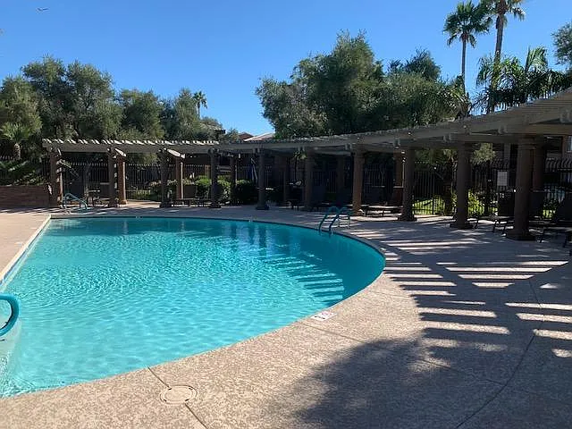 2 bed, 1098 sqft, $4,300 — Photo 4