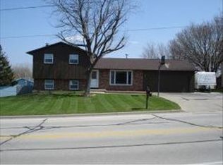 2143 Hilltop Dr, Green Bay, WI 54313