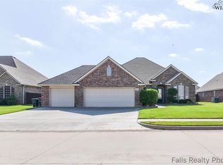 5004 Silver Crest Dr, Wichita Falls, TX 76310