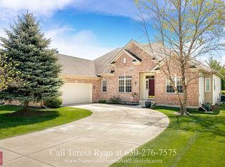 494 Treasure Dr, Oswego, IL