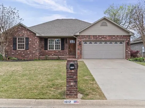 1612 W Vine Ave, Searcy, AR 72143