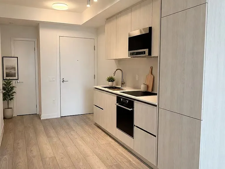 110 Broadway Ave #2913S — Photo 2