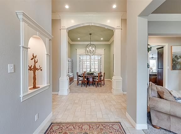 5th image of 11 Glen Abbey Ct