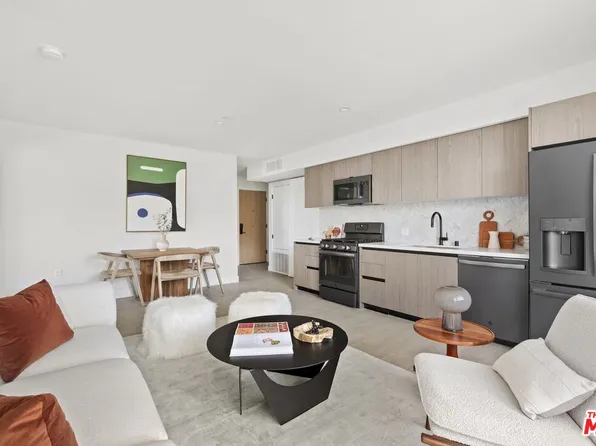 4506 Dockweiler St #203, Los Angeles, CA 90019