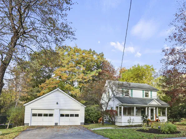 92 Noblehurst Ave, Pittsfield, MA 01201