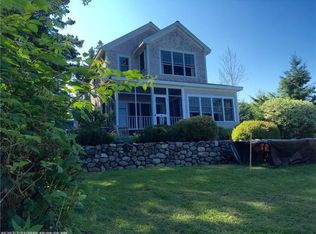 13 Beach St, Owls Head, ME 04854