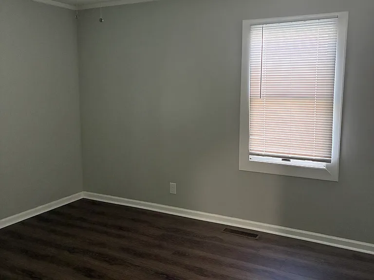 136 Flintstone Dr — Photo 5