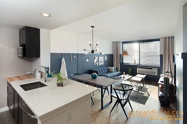 Rented by aptsandlofts.com | media 5