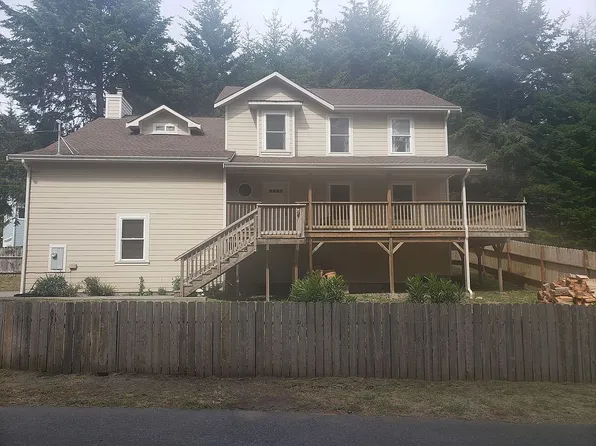 425 Parkview Rd, Whitethorn, CA 95589