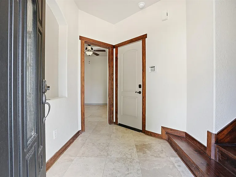 1426 W 21st St #A — Photo 3