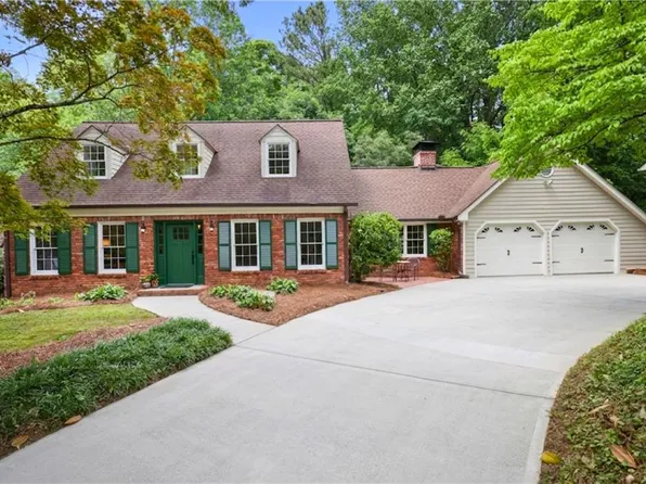 475 Tanacrest Dr, Sandy Springs, GA 30328